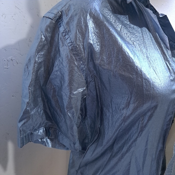 LE 31 | simons metallic blue women's short sleeve button up shirt - Picture 6 of 10